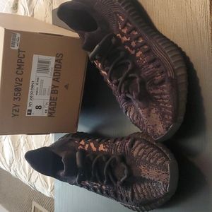 Yeezy 350 V2